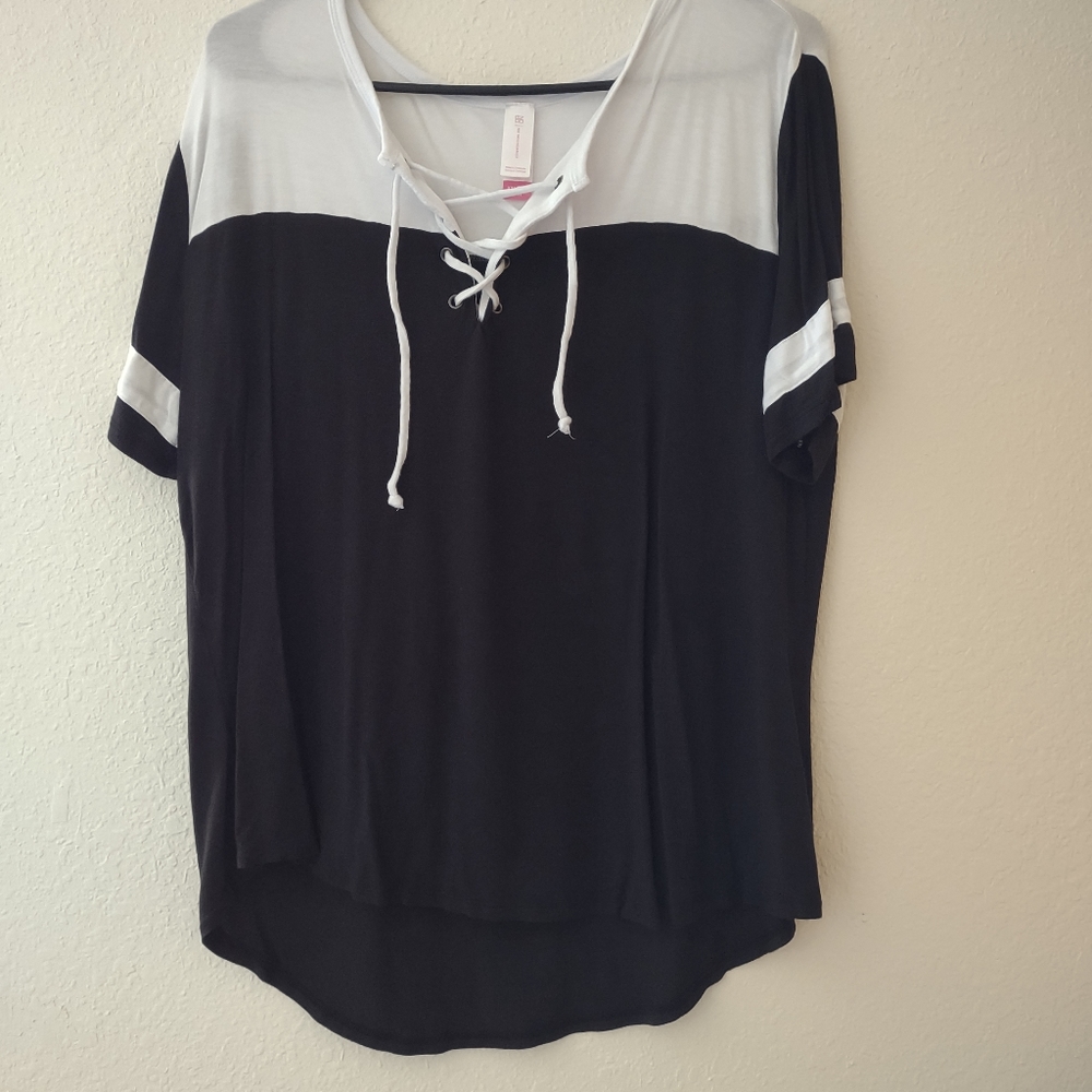 Black & White No Boundaries size Juniors 2X